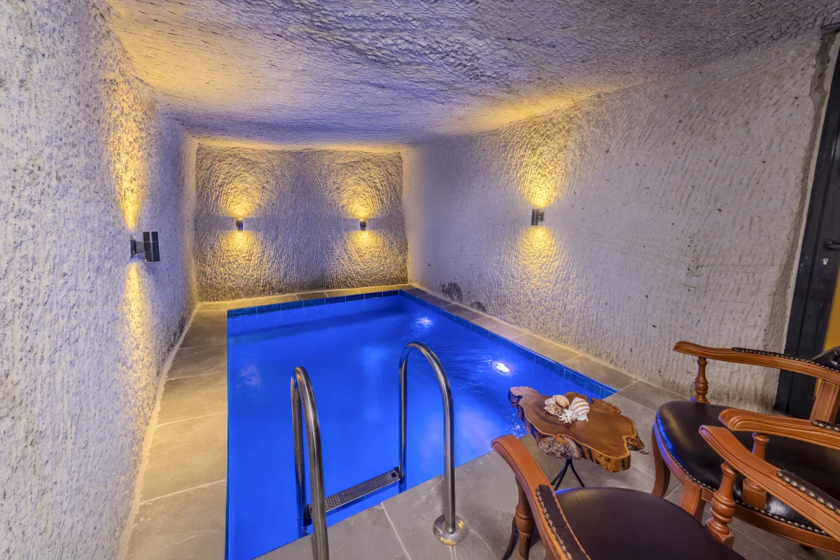 2712 - Havuzlu Suite